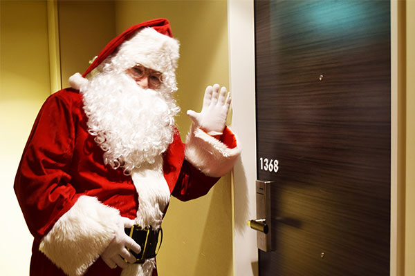サンタがお部屋にプレゼントをお届けするプランなど「クリスマス特別宿泊プラン」を販売～大好きな人の笑顔に出会って、とっておきのクリスマスを！～