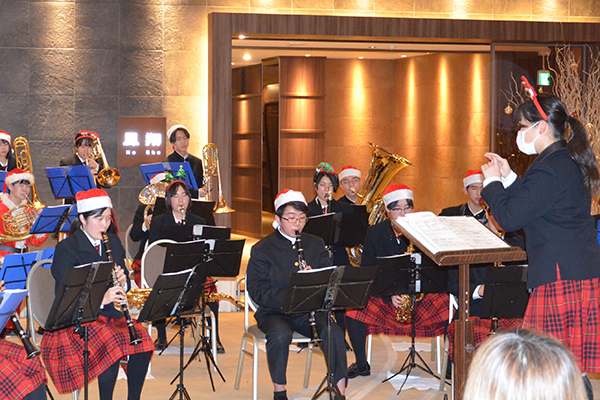 雪国会津のクリスマスを会津高等学校の学生が音楽で彩る 吹奏楽コンサートほか、旅館で楽しむクリスマスイベント開催