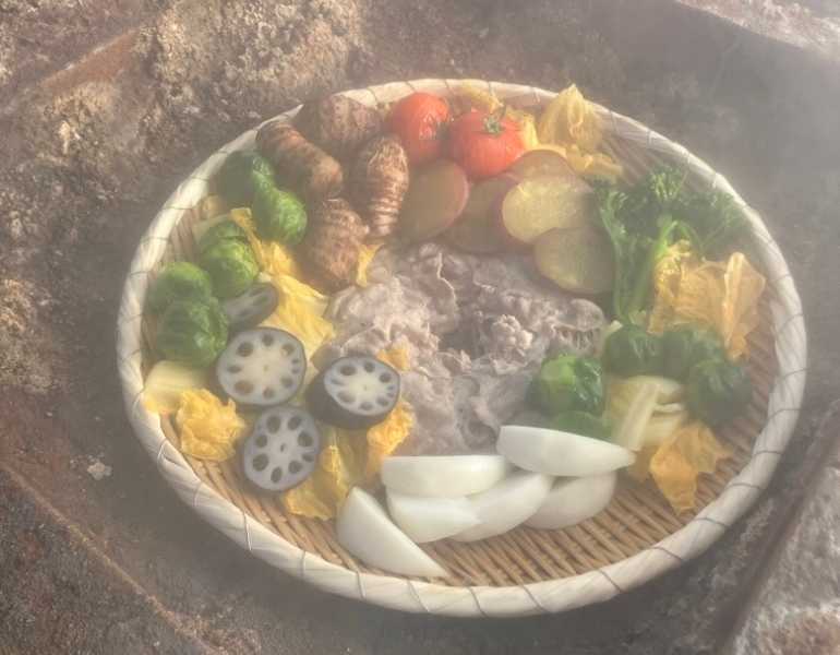 キレイに蒸し上がった野菜やお肉。蒸しても彩り鮮やかで、動画・写真映え抜群!