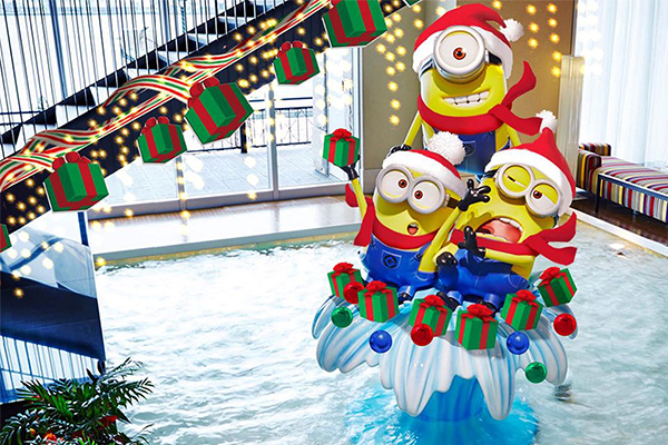 ユニバーサル・スタジオ・ジャパンのオフィシャルホテルホテル ユニバーサル ポート、ホテル ユニバーサル ポート ヴィータにてパークの人気者、ミニオンたちがクリスマスの装い
