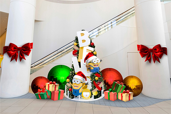 ユニバーサル・スタジオ・ジャパンのオフィシャルホテルホテル ユニバーサル ポート、ホテル ユニバーサル ポート ヴィータにてパークの人気者、ミニオンたちがクリスマスの装い
