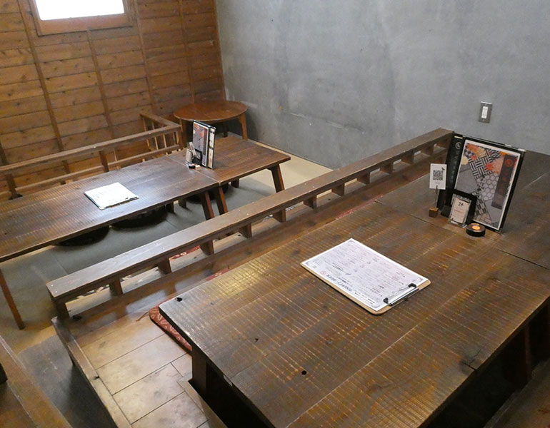 ▲筥崎 鳩太郎商店 店内