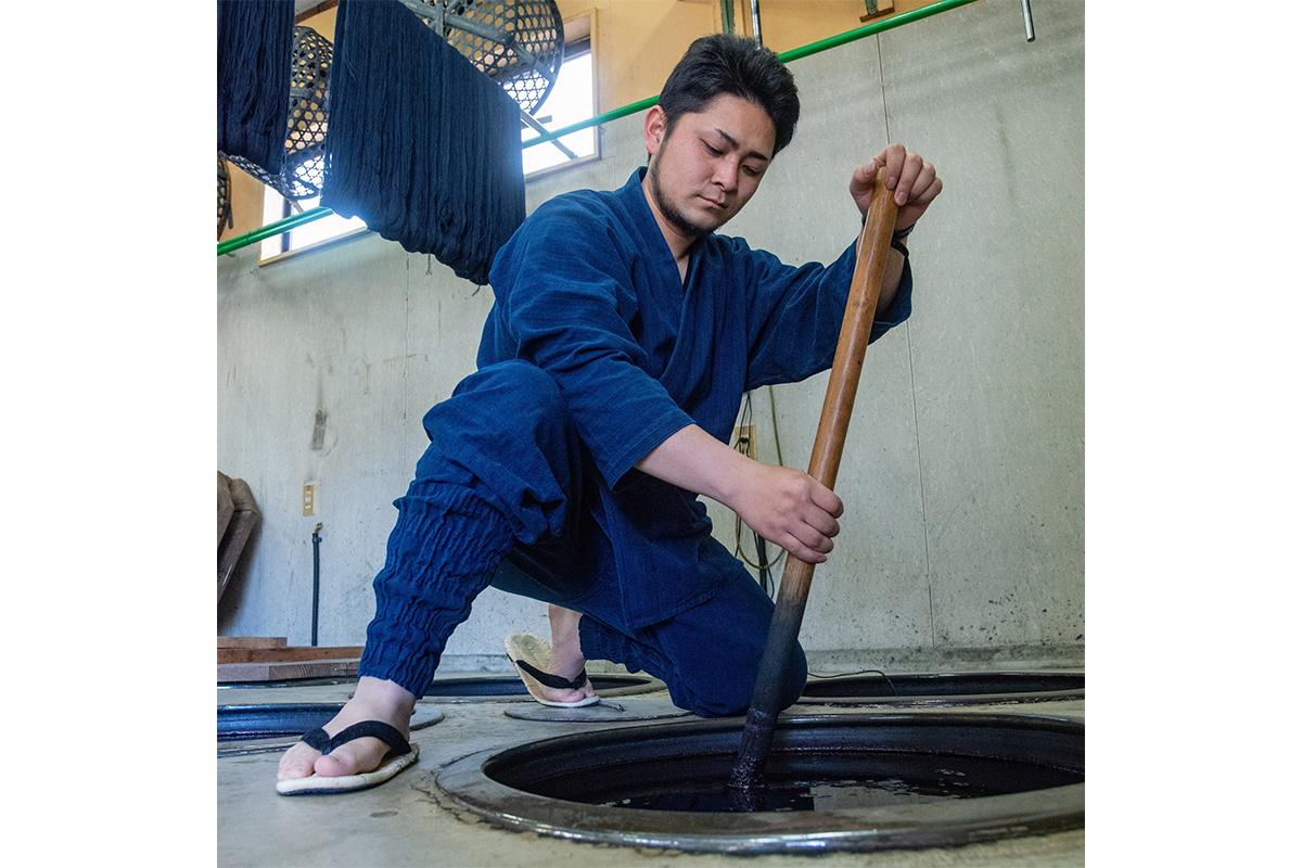 冬の贈り物に、藍染の美を。静岡の郷土工芸品『みくりや染織』作品をショップ＆ギャラリーで販売