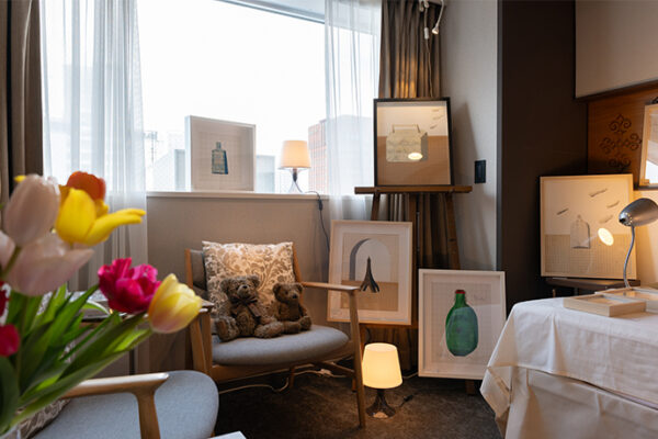 客室がギャラリーに変わる「PLUS ART FAIR 2026」を2026年4月3日（金）より3日間限定開催