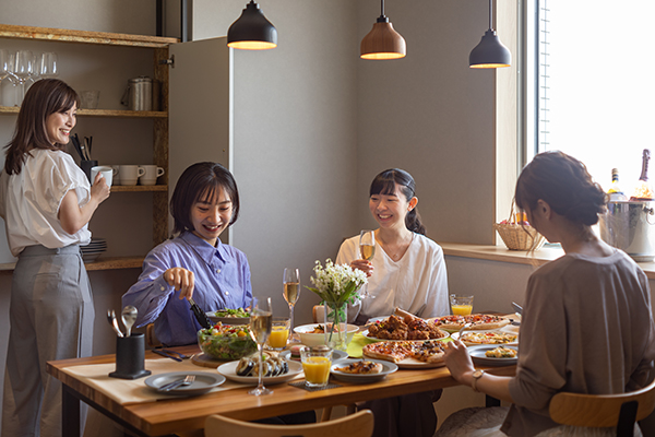 学生が地元・新大久保の魅力を発信する宿泊プランを企画 ～「ハンドレッドステイ 東京新宿」にて本日より予約開始～