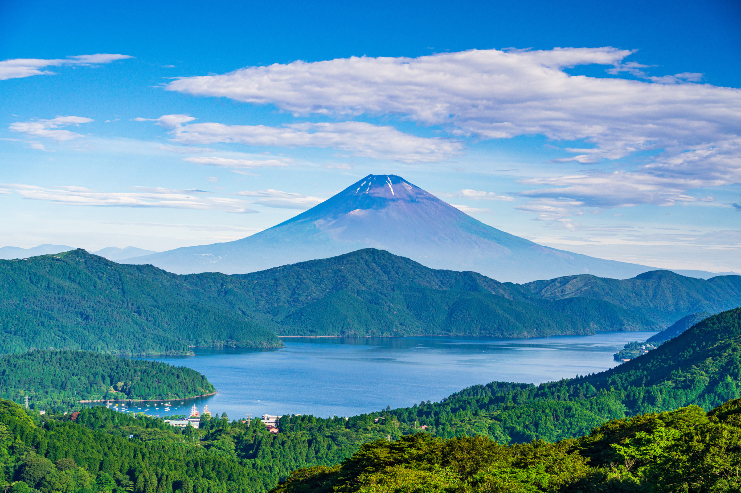 箱根・芦ノ湖の四季折々の魅力を体験！箱根観光の必見スポット｜にっぽん旅めぐり