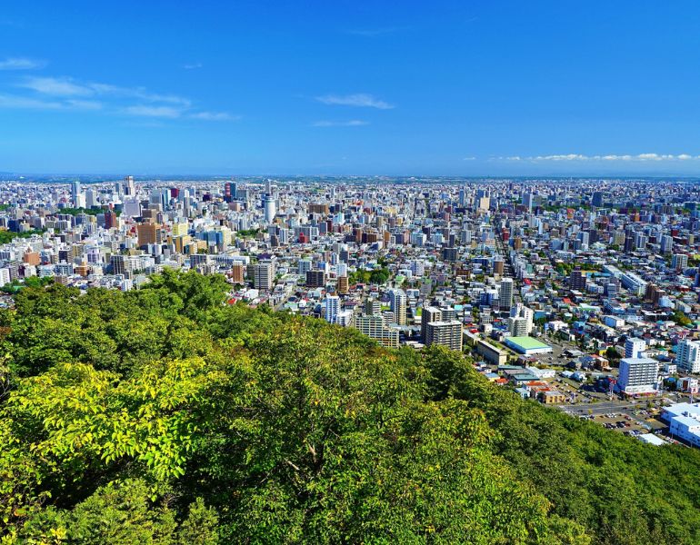 ▲円山から見る札幌市街地の眺望 ＜画像提供：PIXTA＞